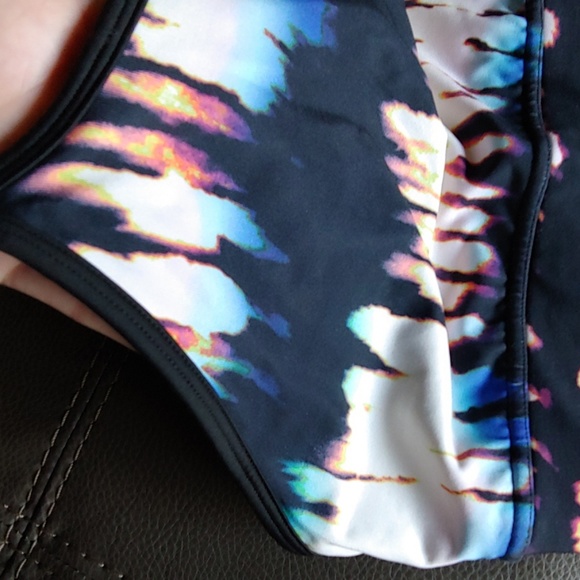 Lucy fire dance, M, EUC. - Picture 4 of 4